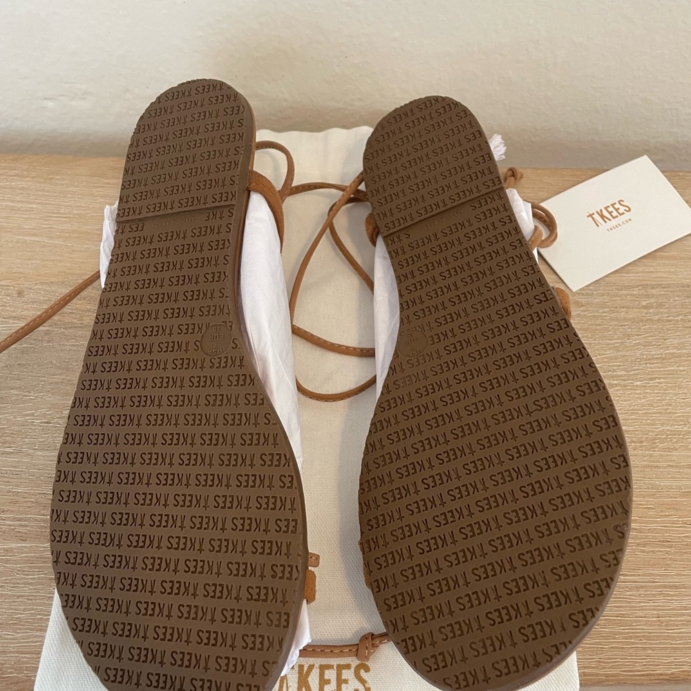 TKEES Women's Strappy Tan Sandals - Picture 11 of 13